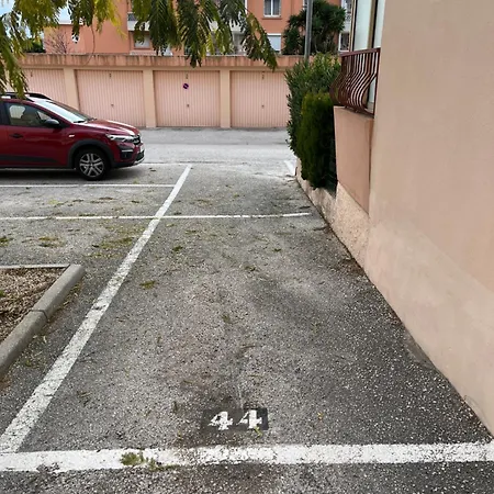 Superbe 34m2 Avec Terrasse Apercu *