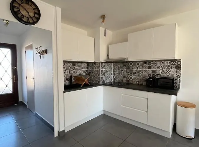 Superbe 34m2 Avec Terrasse Aperçu * Sanary-sur-Mer